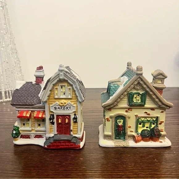 Vintage Christmas Winter Village Town Bakery House & Decorated Village House Y2K - Picture 9 of 12